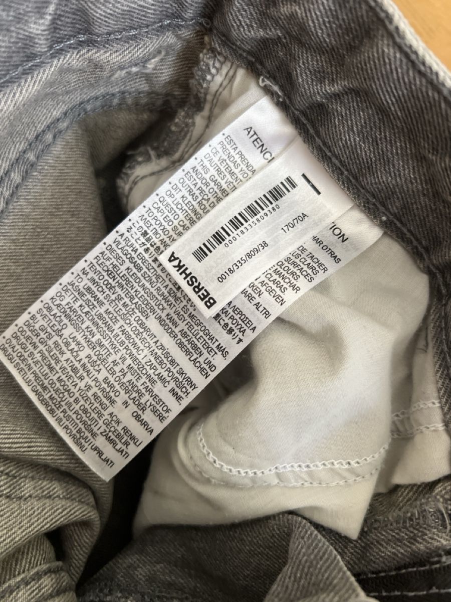 Bershka Jeans: Bershka Jeans 38 neu – Usato da Spiez venduto da Vemai 3