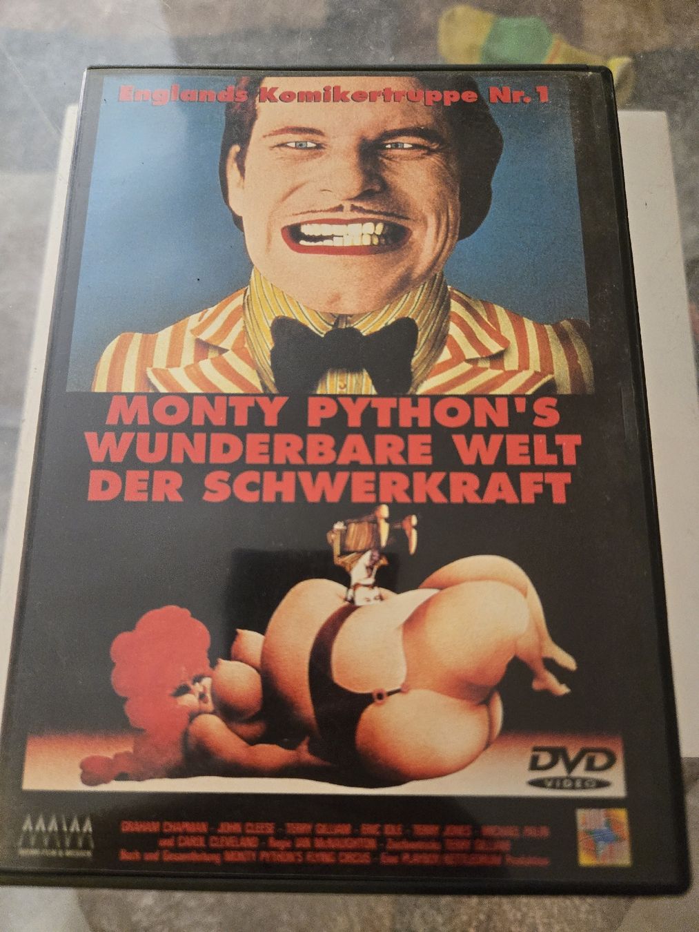 Tutti i DVDs: Monthy Python's Wunderbare Welt der Schwerkraft DVD – Usato da Bussigny venduto da Kfdlt