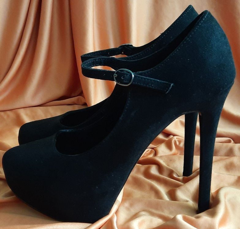 BERSHKA Damen High Heels Schwarz (Gebraucht) in Seuzach für