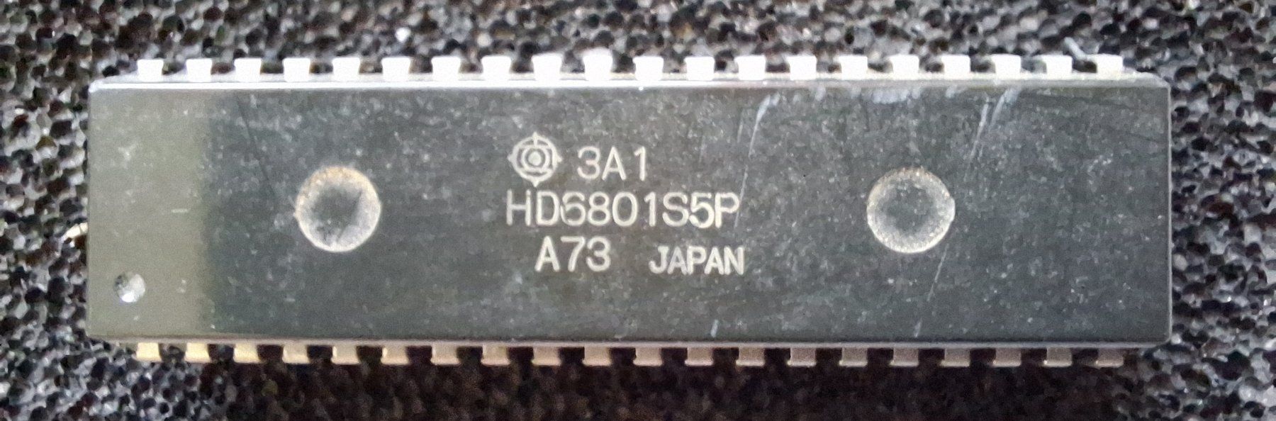 Componenti elettronici: HITACHI Mikrocontroller HD6801S5P A73 – Usato da Sevelen venduto da rwi_k7mr