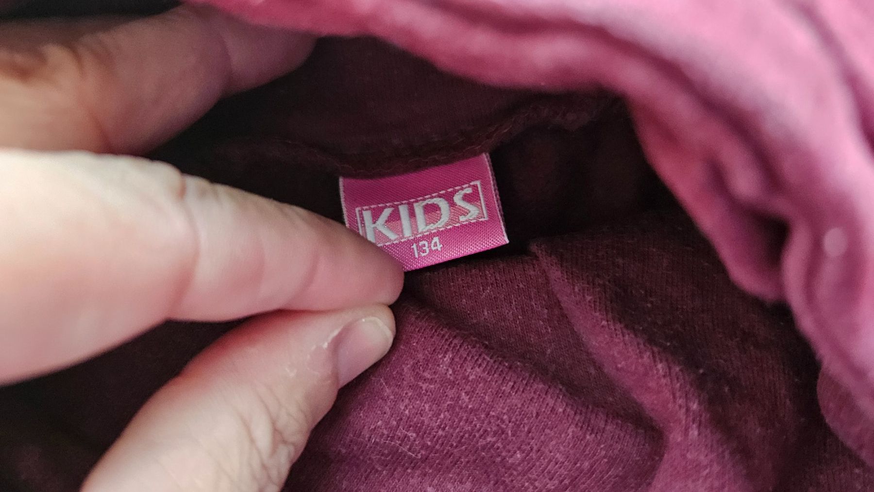 C&A Pullover & Sweatshirts: Süsses Mädchen-pullover, Grösse 134 – Gebraucht aus Escholzmatt von _die_Kaempferin 1