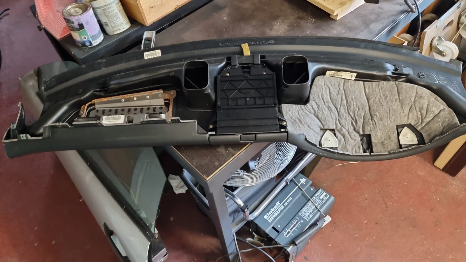 Mercedes-Benz Tutti pezzi di ricambio auto: SLK R170 Vormopf Armaturenbrett/Dashboard Bj.2000 – Usato da Zetzwil venduto da lor_2j9p 3