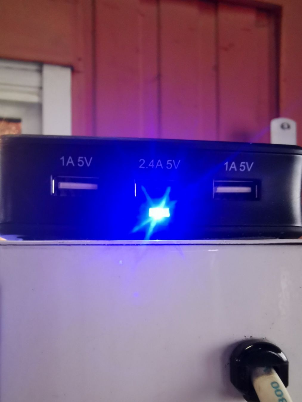 Lampade: Notleuchte mit USB Tragbar – Usato da Zürich venduto da adi0111 3