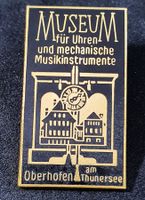 CC977  Pin Museum Uhren Musikinstrumente Oberhofen Thunersee