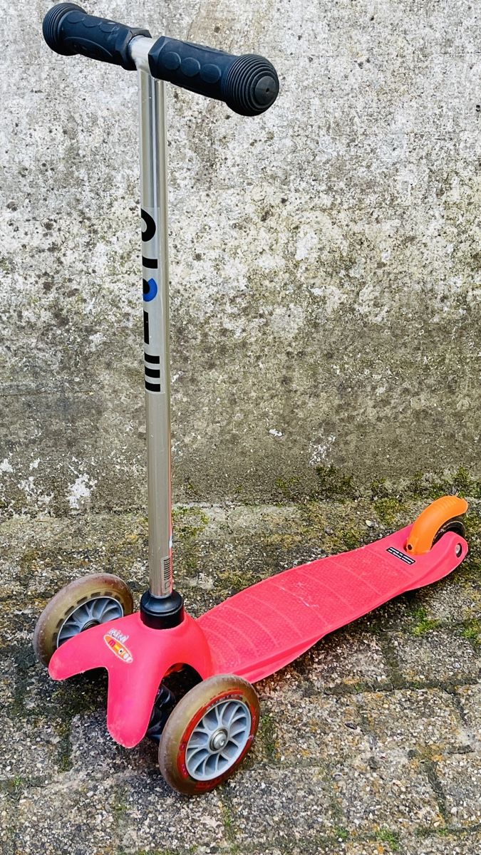 Micro Kickboard: Micro Roller Rot – Usato da Schönenbuch venduto da hug_f2ny