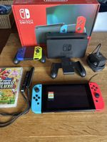 Nintendo Switch Konsole mit Zubehör für 4 Spieler
