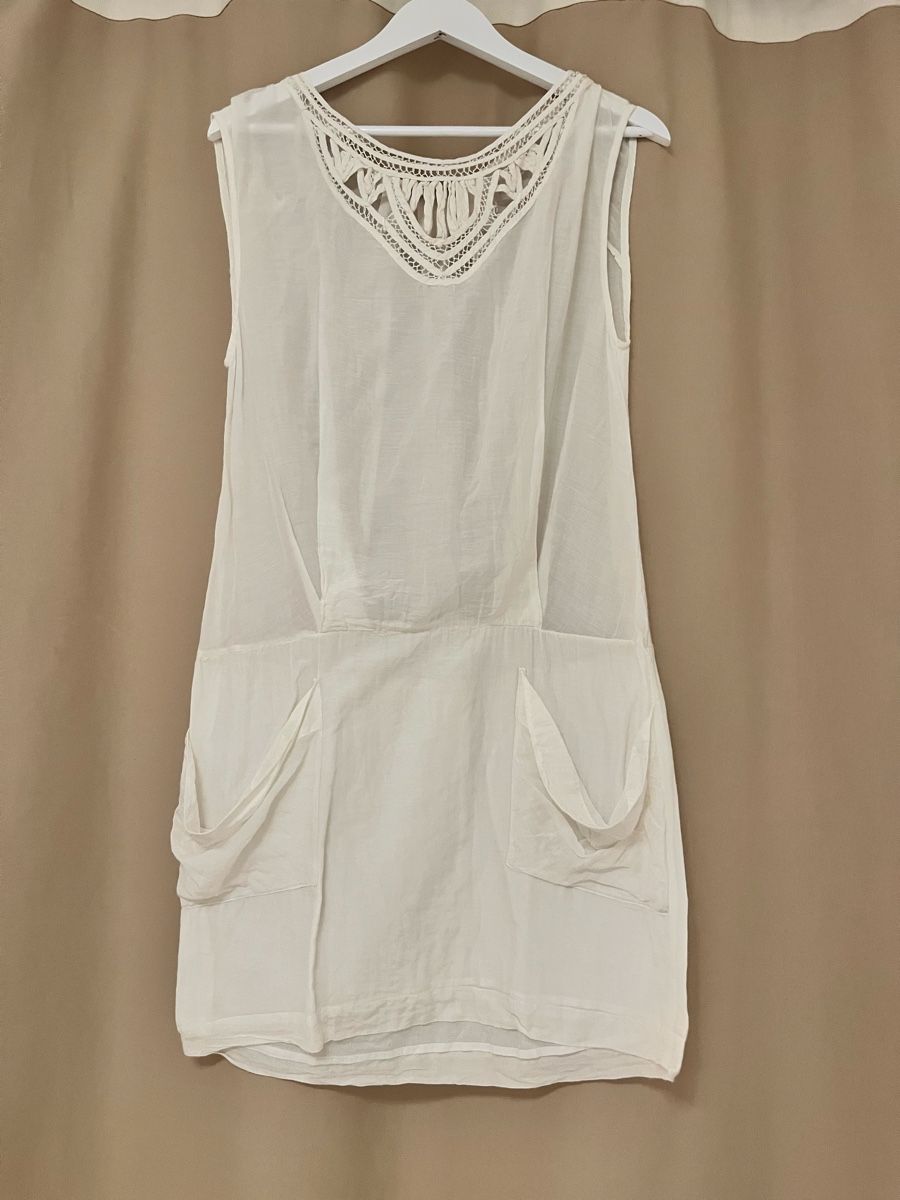 Sandro Robes: Robe Sandro blanche taille 1 très bon état – D'occasion à Givrins par sab_k2f9