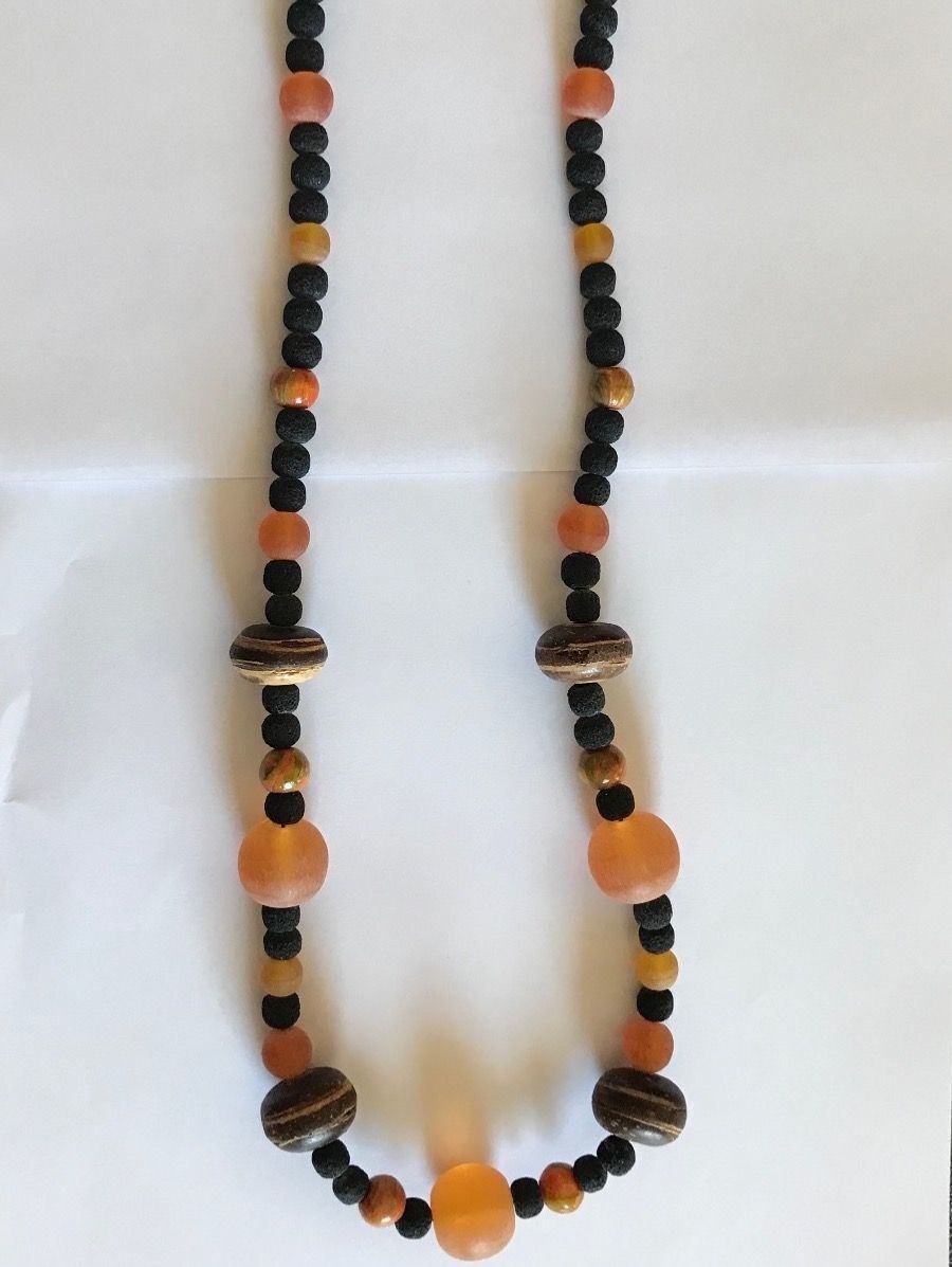 Catenine: Collier artisanal en pierre de lave – Usato da Grimisuat venduto da eliseba88 2
