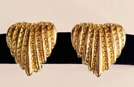 Boucles d'oreilles VINTAGE dorées en forme de cœur. 3cmx3cm