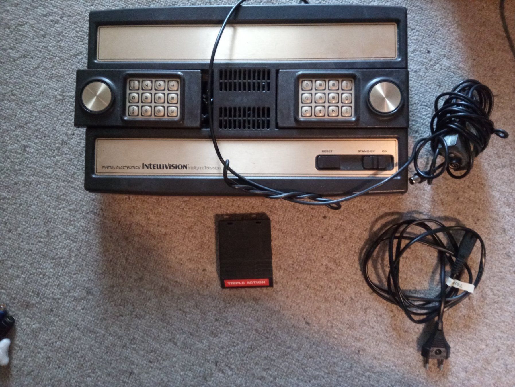 Consoles: Spielkonsole in ovp – D'occasion à Turbenthal par fatalbeauty 3