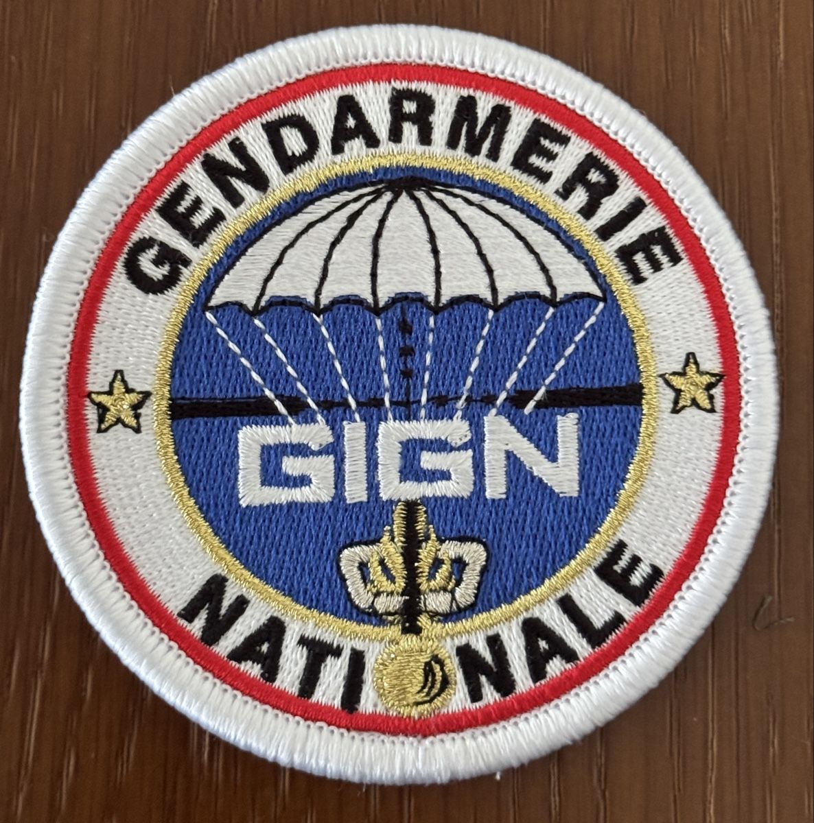 Placchette & Badge: Badge - GIGN – Nuovo e nell'imballaggio originale da Genève venduto da CollectorComp