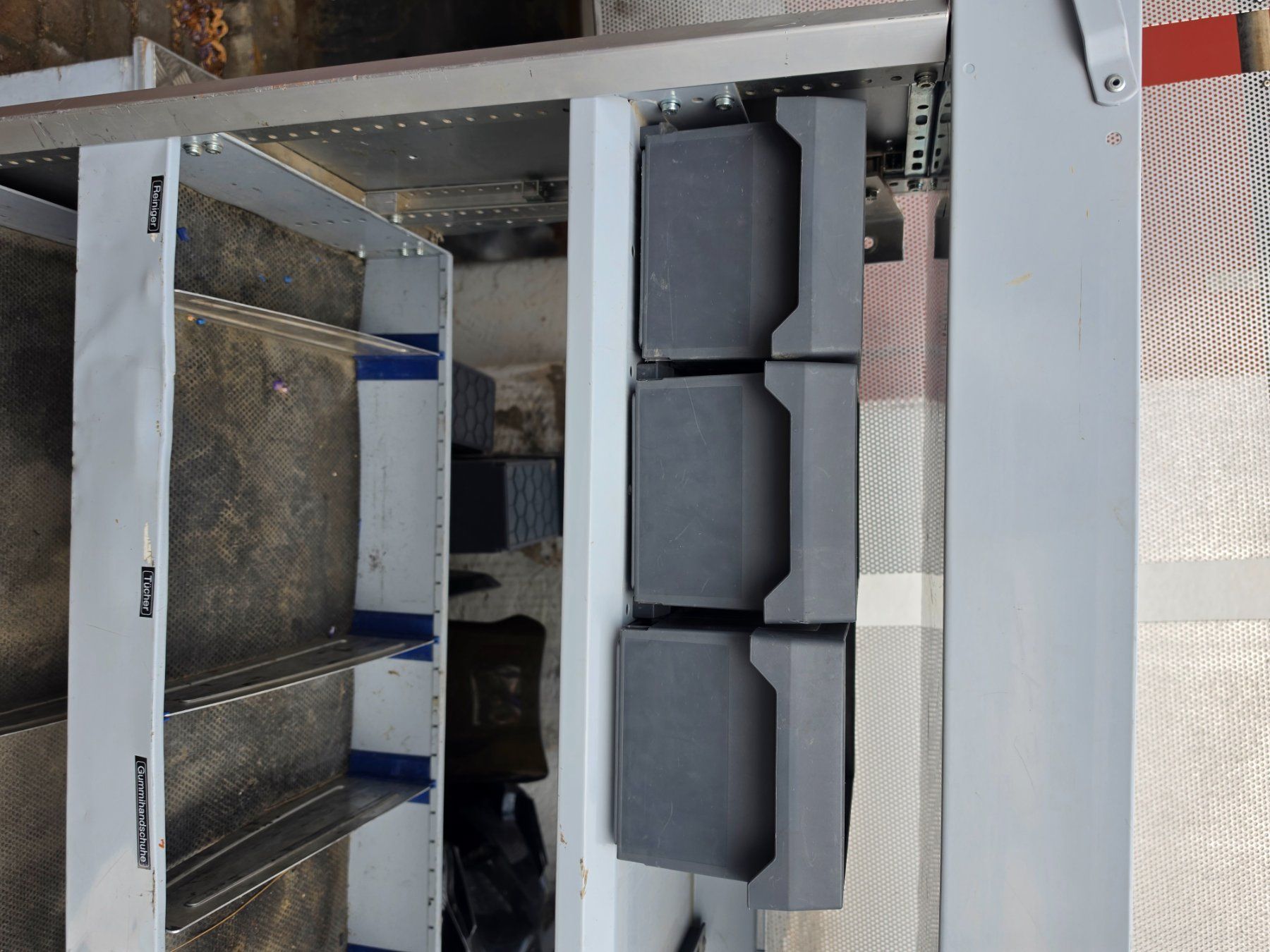 Mercedes-Benz Alle Ersatzteile: Sortimo für Mercedes Sprinter 906 – Gebraucht aus Glattfelden von Gasoline_Family 1