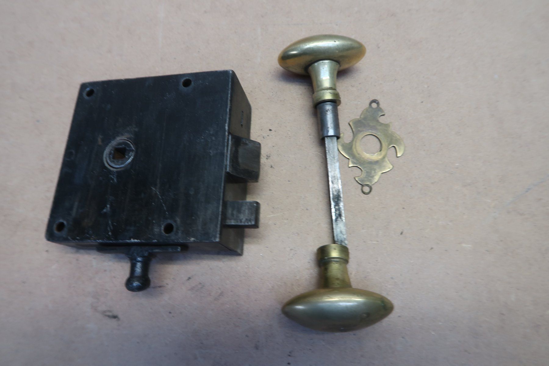 Cadenas: Fallenschloss mit Messingolive – D'occasion à Oberwil BL par verramscher 1