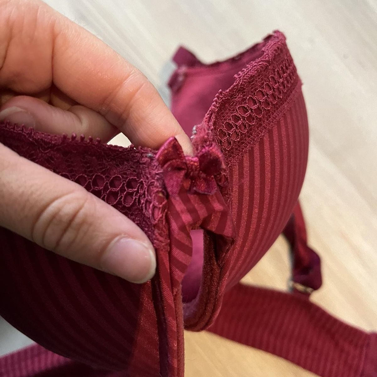 Altra biancheria intima: Push Up BH rot – Usato da Neftenbach venduto da anisha_capone 2