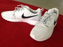 Nike Roshe Run hellgrau NEU