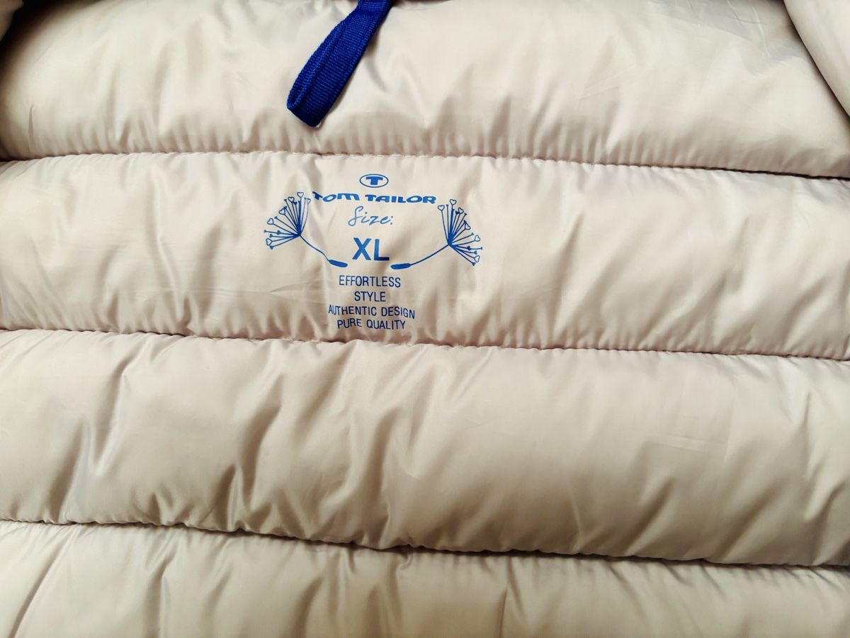 Tom Tailor Gilet & Giacche senza maniche: Steppweste Tom Tailor beige Grösse XL  – Usato da Ennetbürgen venduto da Evelyne_G 2