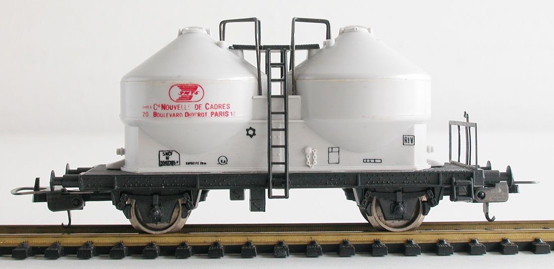Roco Modellini di ferrovie: Roco Behälterwagen Ucs der DB Spur H0 – Usato da Oberwil BL venduto da Klang 1