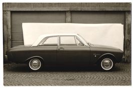 Fotografie Auto Ford Taunus in der Seite