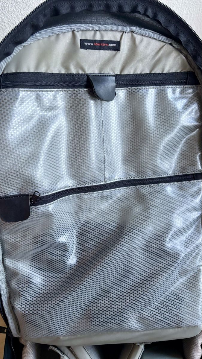 Lowepro Zaini: Neuwertiger Lowepro Photo Trekker Rucksack – Usato da Bern venduto da larrybird 9
