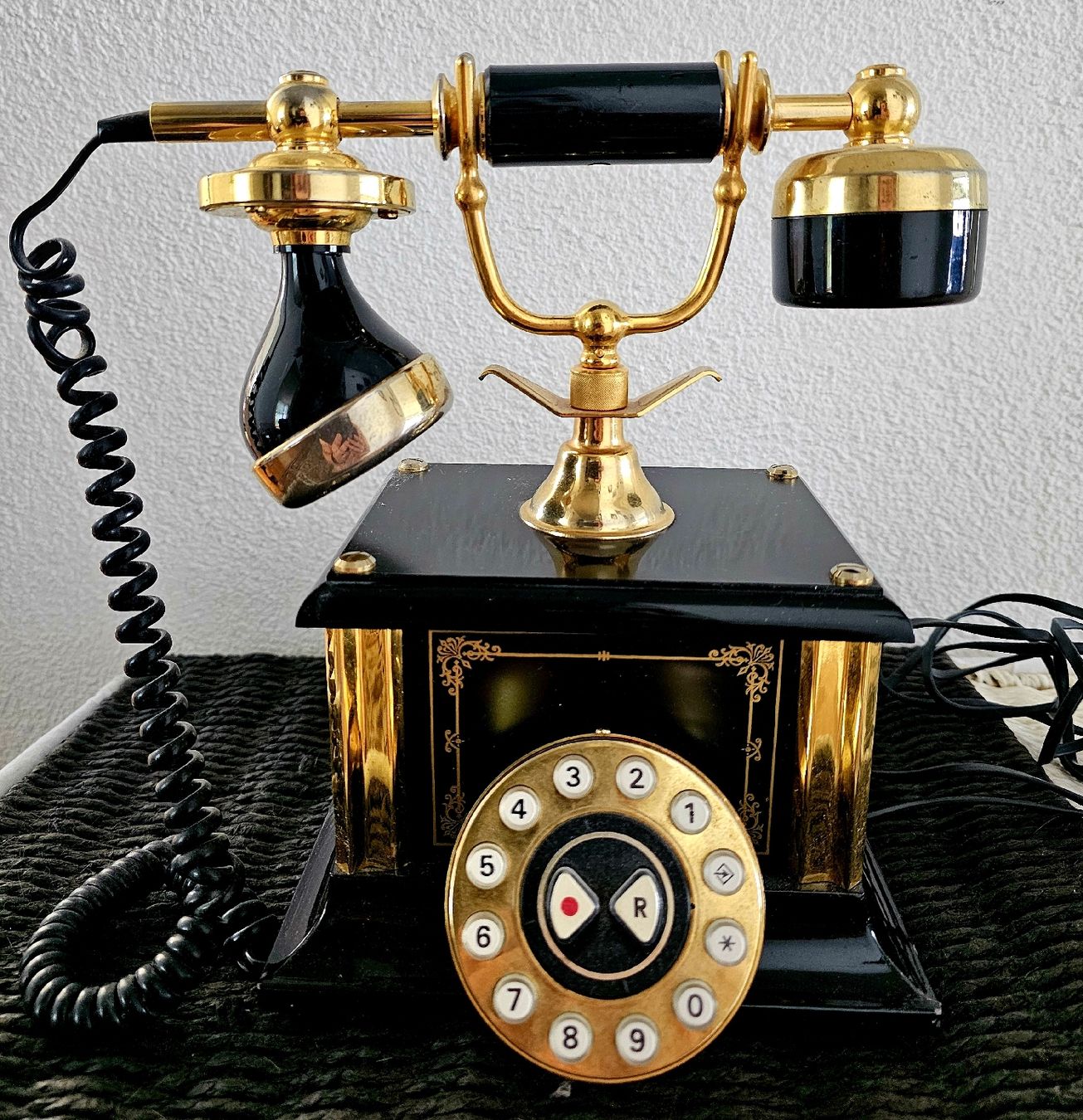 Telefoni: RETRO -STIL TELEFON – Nuovo (secondo la descrizione) da Laupen BE venduto da AUSSIEGIRL1109