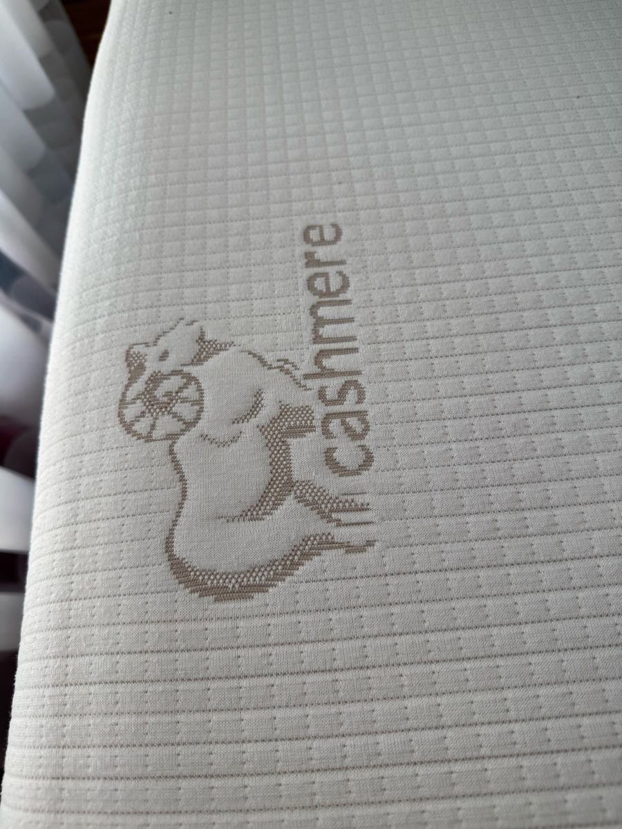 Betten: Lit boxspring cashmere memory foam – Gebraucht aus Sierre von maeleris 2