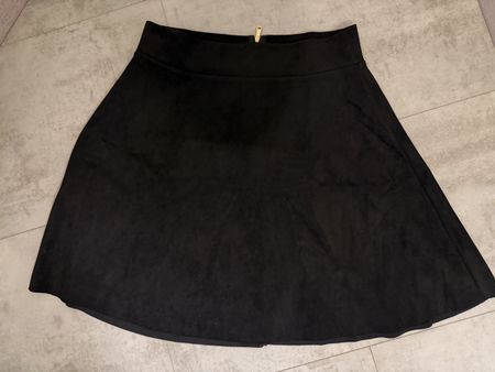 kurzer Rock/Jupe / schwarz / Optik Wildleder / Grösse L