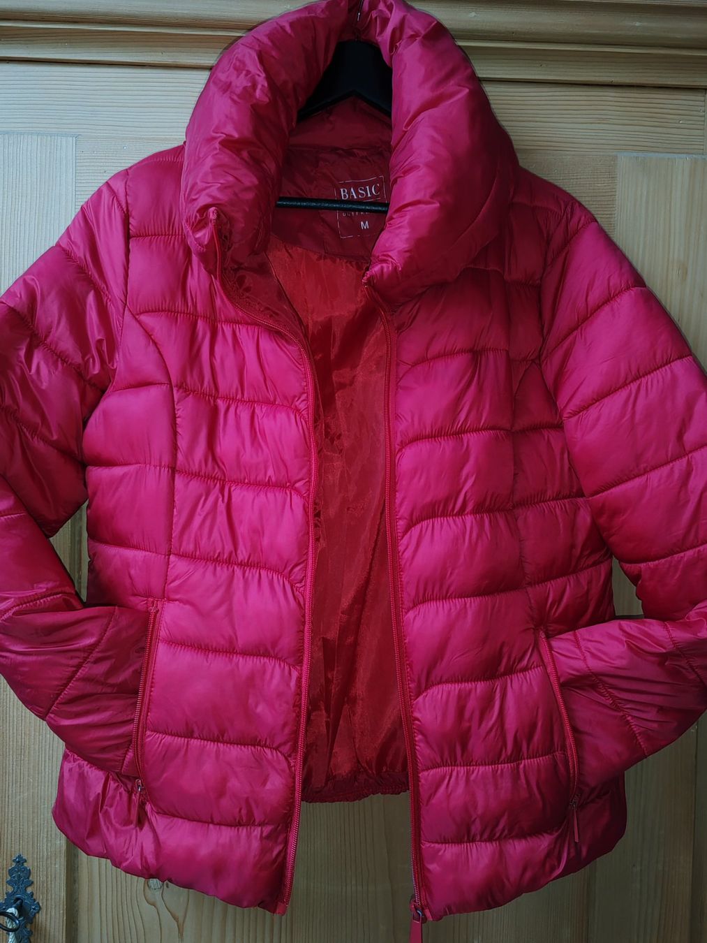 Jacken: rote Stepp-Winterjacke – Gebraucht aus Egnach von bgdo26