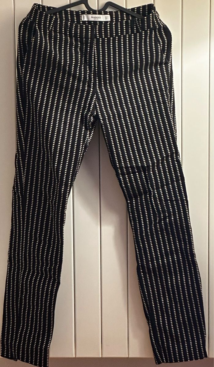 Mango Pantalons: Black Trousers with Geometric Pattern  – D'occasion à Zürich par man_x9fj