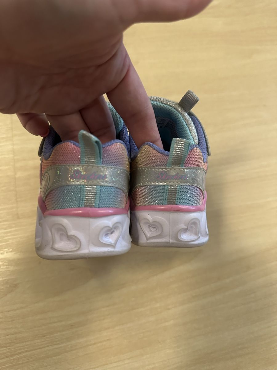 Skechers Schuhe für Mädchen: Skechers Heart Lights Mädchen Gr. 23 – Neu (gemäss Beschreibung) aus Rotkreuz von Bikiii87 3