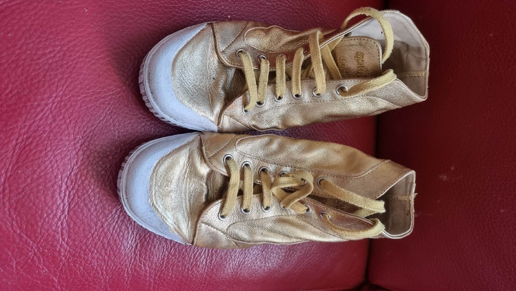 Scarpe da donna: basket dorées – Usato da Carouge GE venduto da mon_x9y7