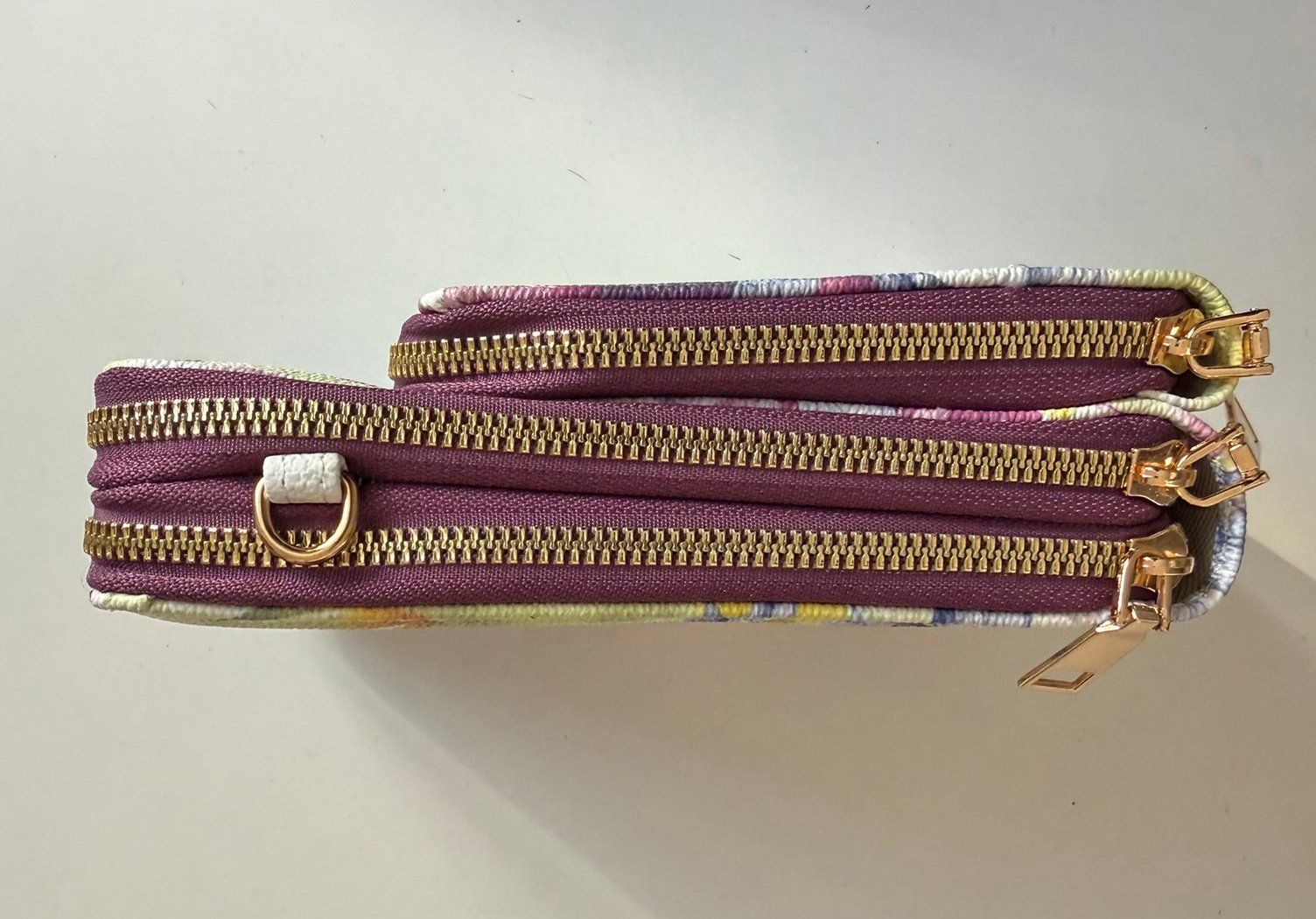 Borse da donna: Handytasche mit Portemonnaie / Farbe Lila – Nuovo e nell'imballaggio originale da Eschenbach SG venduto da Sums 1