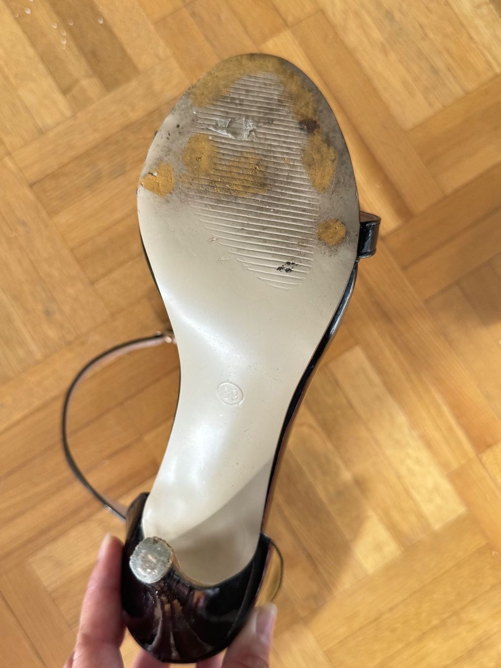 Damenschuhe: Escarpins noirs glossy – Defekt aus Montreux von iza_peche8 4