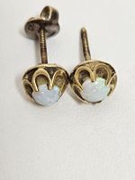 Ohrstecker Gold mit Opalen rundes Design 