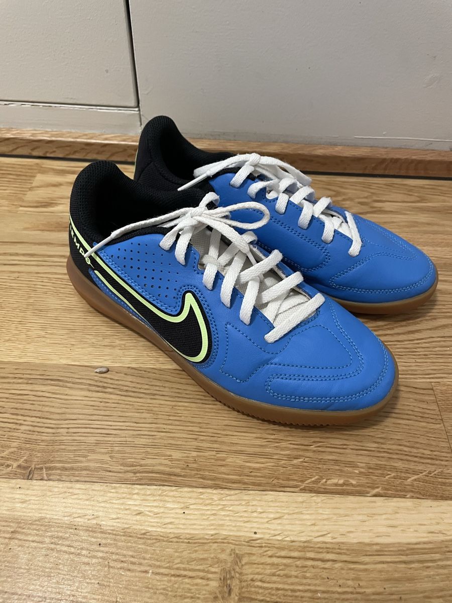 Nike Chaussures garçon: Turnschuhe Grösse 34 – D'occasion à Bern par calana80