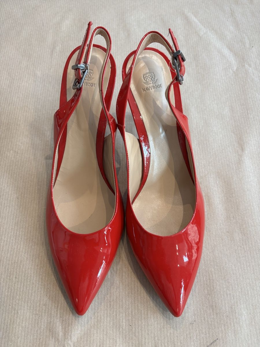 Navyboot Damenschuhe: Rote Lack-Pumps von Navyboot, Grösse 40, Absatz-Höhe 9cm – Neu (gemäss Beschreibung) aus Burgdorf von VouSchoen