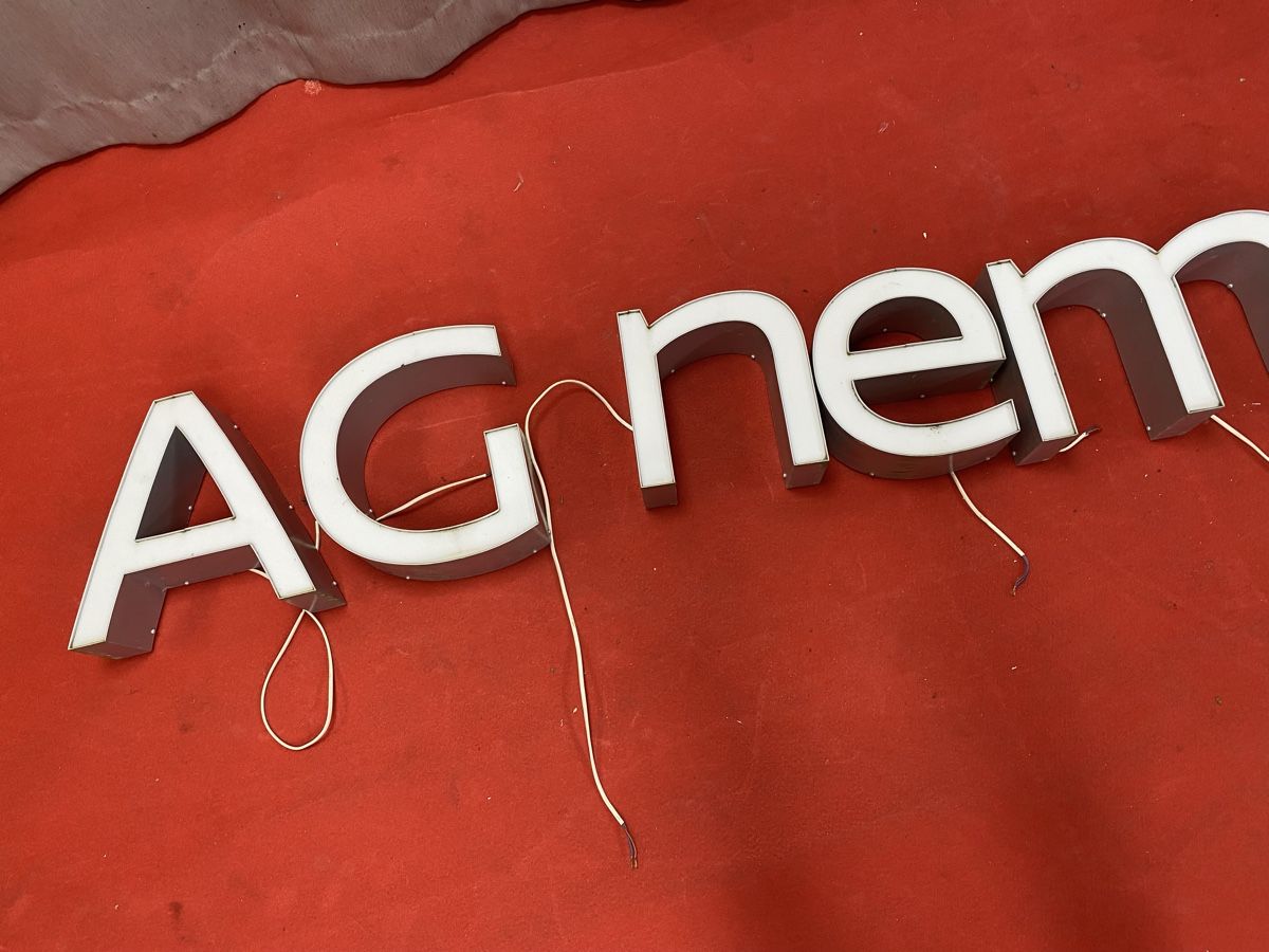 Tutte le decorazioni: 11 Leuchtbuchstaben  – Difettoso da Hägglingen venduto da Karin0802 6