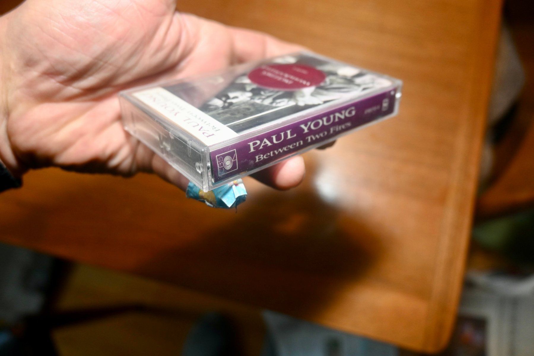 Musicassette: MC Paul Young ..Wonderland... Between Two Fires – Usato da Pfaffhausen venduto da mono_rec 3