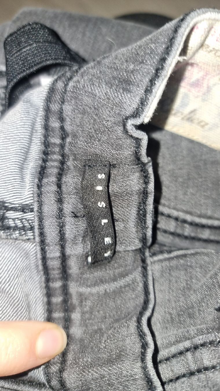 Pantaloni: S.Oliver Jeans Gr. 146 mit Gummizug – Usato da Wigoltingen venduto da Zuckerfee84 4