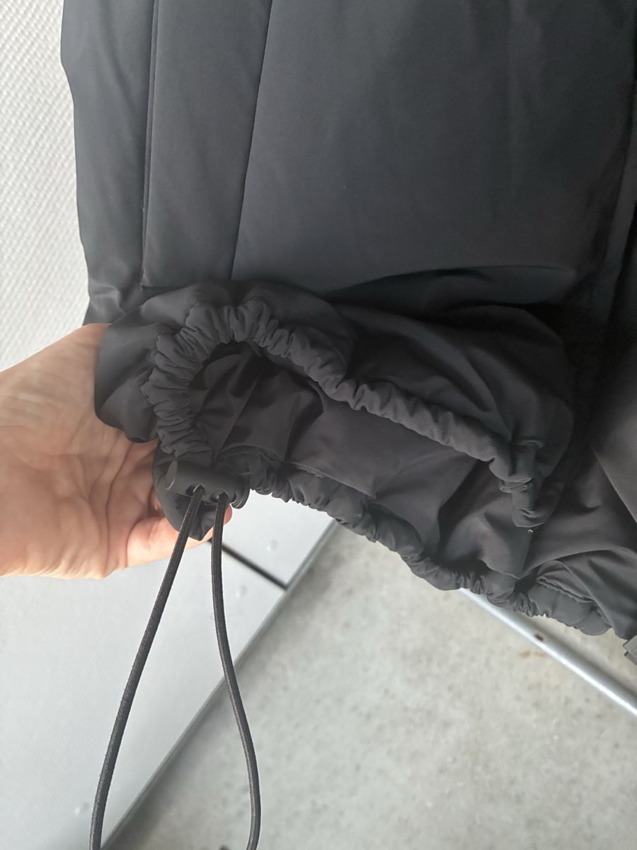 Giacche: Essentials Jacke schwarz Size L like new  – Nuovo (secondo la descrizione) da Zürich venduto da roc_7d9s 6