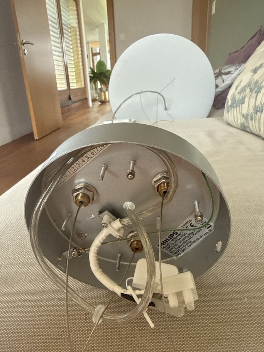 Philips Kronleuchter & Deckenlampen: Deckenleuchte Philips Hue White Ambiance Being – Gebraucht aus niederhasli von Ramonh 3