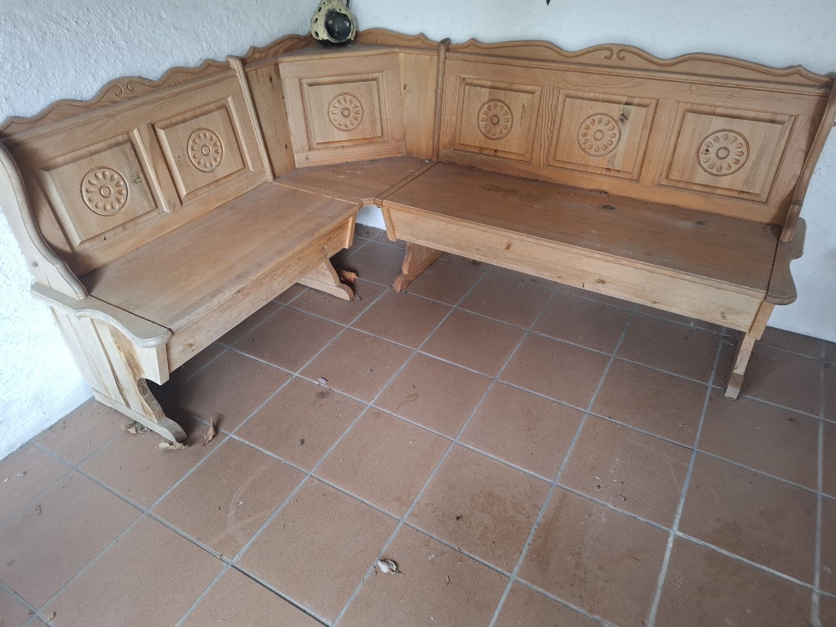 Bancs: Massive Eckbankgruppe aus Holz – D'occasion à Schaffhausen par Fabian021 2