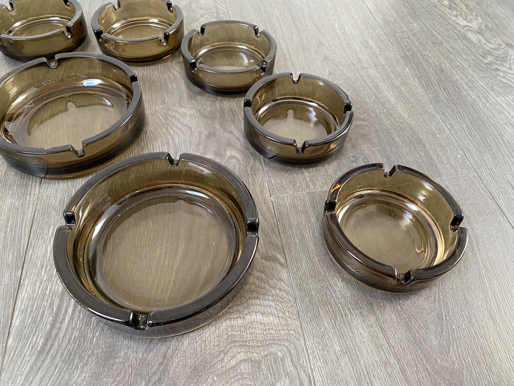 Portacenere: 13 braune Aschenbecher aus Glas – Usato da Hägglingen venduto da Karin0802 2