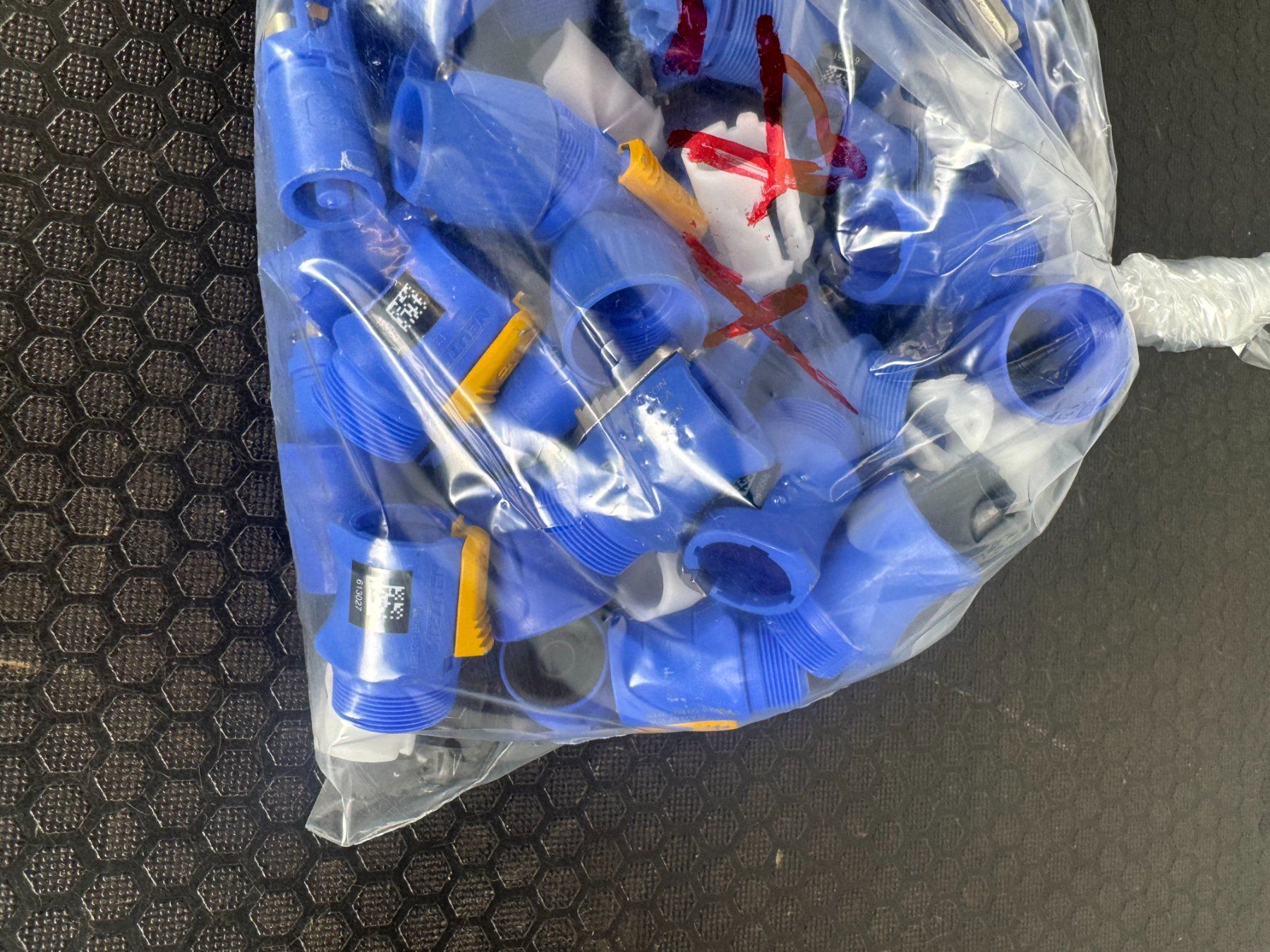 Tralicci: Powercon Stecker blau 24 Stk – Usato da Buchs AG venduto da N-joyEvents 1