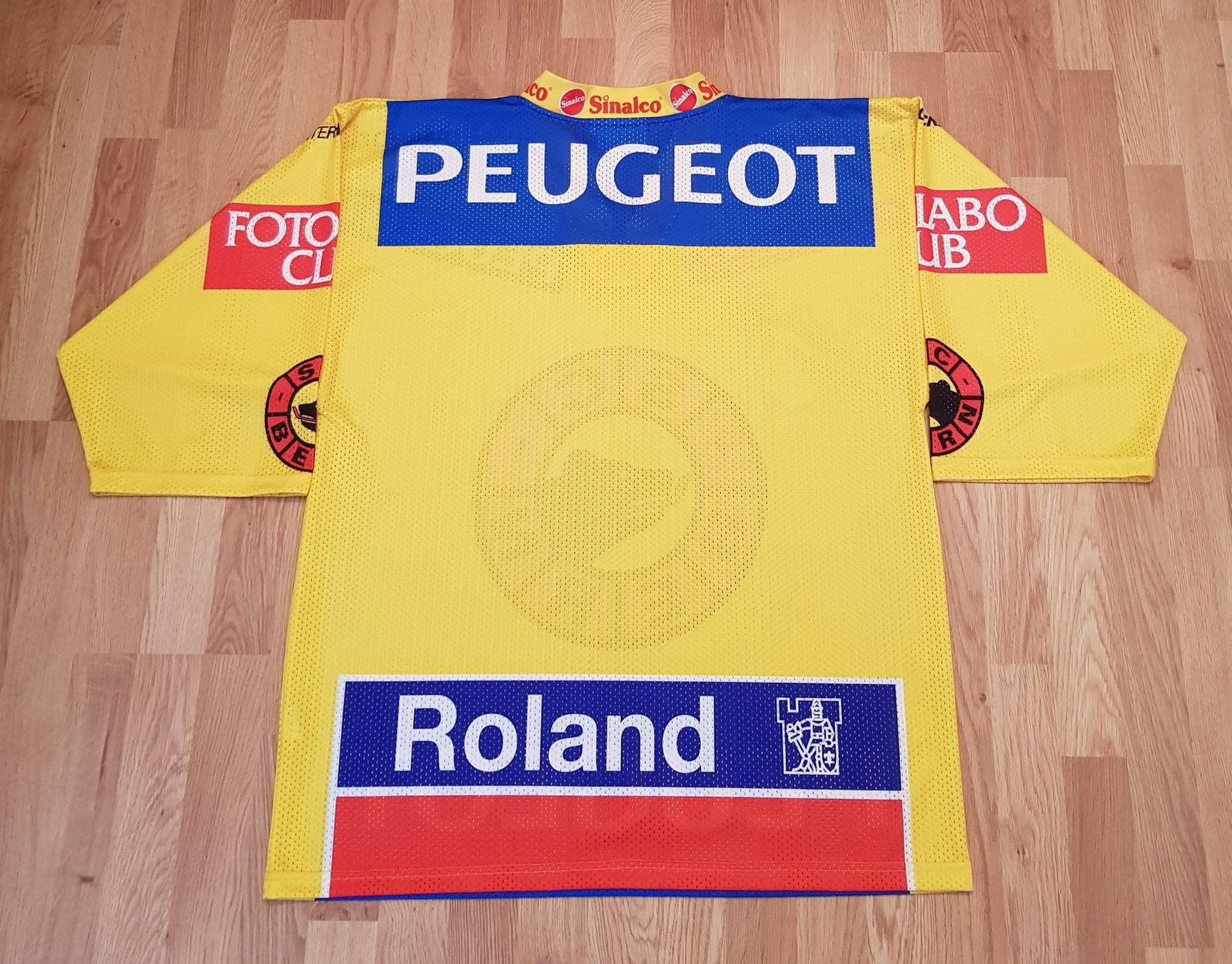 Leibchen & Hosen: SC Bern Yvette Trikot, Grosse L – Gebraucht aus Le Mouret von Pantini 3