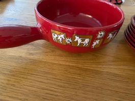 Fonduecaquelon Keramik rot mit Kühen