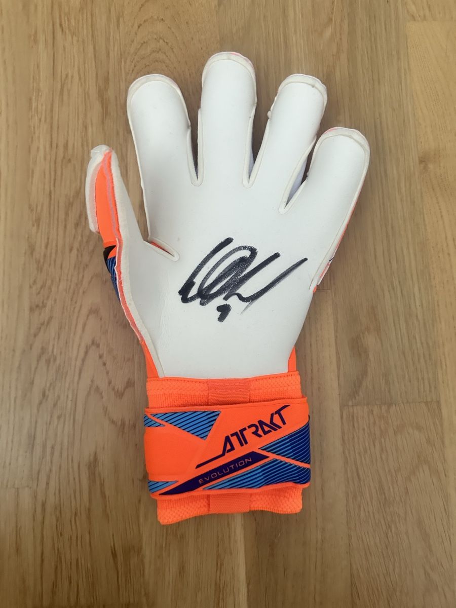 Reusch Guanti & manicotti: Reusch Torwarthandschuh signiert von Gregor Kobel – Nuovo e nell'imballaggio originale da Hochdorf venduto da Blitzman83 1