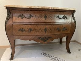 Commode style Louis XV
