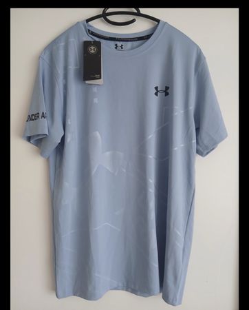 T-shirt Under Armour bleu clair taille L nouveau avec étique