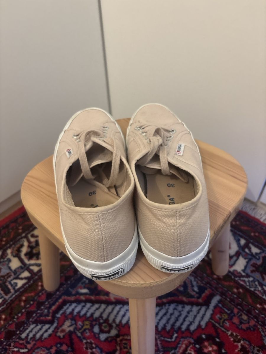 Superga Scarpe da donna: Basket Superga Rose – Usato da Pully venduto da miss3shai 2