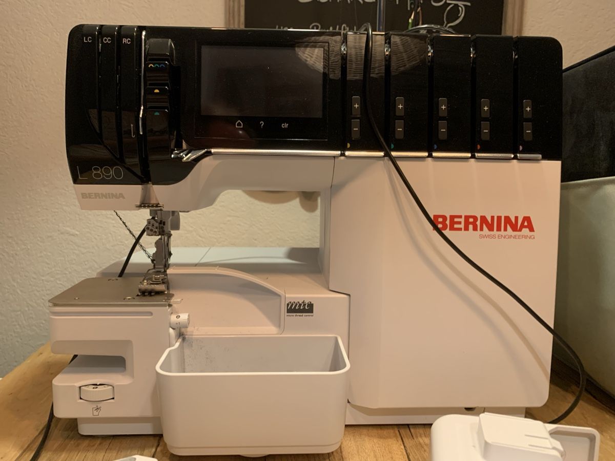 Bernina Nähmaschinen: Bernina Overlook L 890 – Neu (gemäss Beschreibung) aus Wolfhausen von SticksmitBiss 6